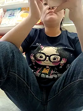 Snapshot of _Babyrose_ chatting on 10/19/25, 11:02 Babyrose online show from 10/19/25, 11:02