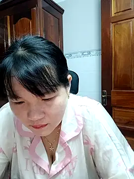 Snapshot of _Babyrose_ chatting on 10/13/25, 03:57 Babyrose online show from 10/13/25, 03:57