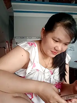 Snapshot of _Babyrose_ chatting on 10/15/25, 06:00 Babyrose online show from 10/15/25, 06:00