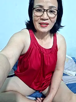   Mihmih   online show from 12/18/25, 04:33