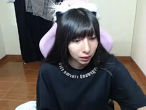 Snapshot of ScarlettShirahoshi chatting on 12/03/25, 05:01 ScarlettShirahoshi online show from 12/03/25, 05:01