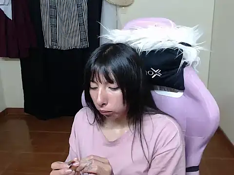 Snapshot of ScarlettShirahoshi chatting on 11/24/25, 08:20 ScarlettShirahoshi online show from 11/24/25, 08:20