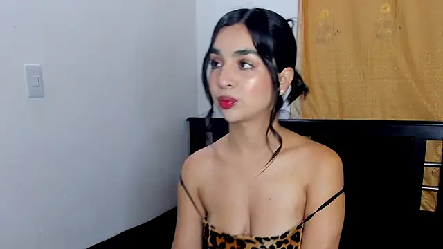 Snapshot of MelyRousee chatting on 09/30/25, 11:33 MelyRousee online show from 09/30/25, 11:33