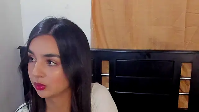 Snapshot of MelyRousee chatting on 09/14/25, 12:22 MelyRousee online show from 09/14/25, 12:22