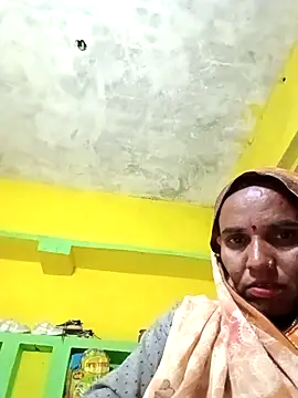 Snapshot of Pinky12A chatting on 11/11/25, 02:45 Pinky12A online show from 11/11/25, 02:45