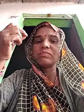 Snapshot of Pinky12A chatting on 10/31/25, 05:04 Pinky12A online show from 10/31/25, 05:04