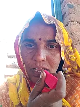 Snapshot of Pinky12A chatting on 11/12/25, 05:11 Pinky12A online show from 11/12/25, 05:11