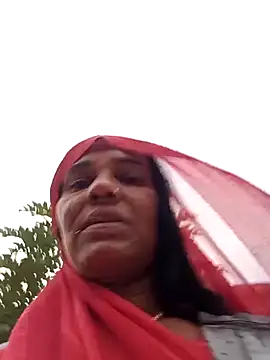 Snapshot of Pinky12A chatting on 10/23/25, 01:04 Pinky12A online show from 10/23/25, 01:04