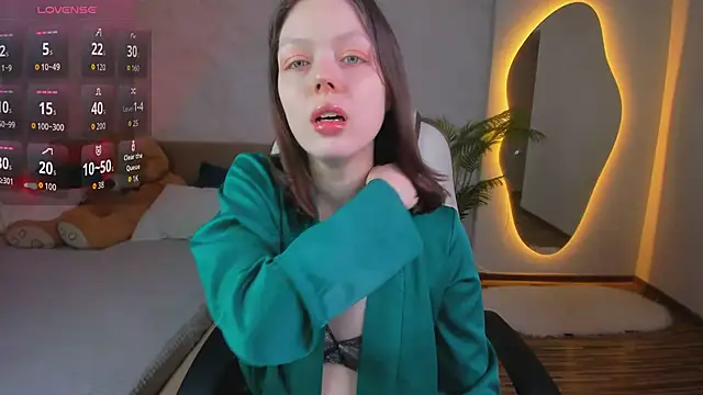 Lunar Lily online show from 03/20/26, 05:41