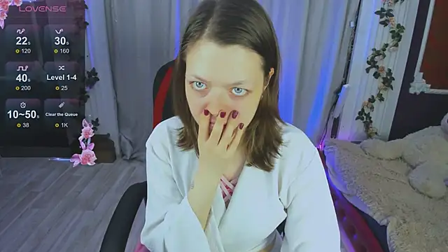 Lunar Lily online show from 10/12/25, 05:31