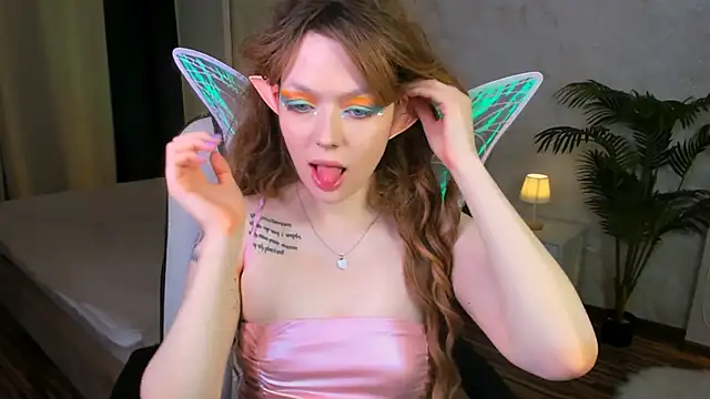 Lunar Lily online show from 10/26/25, 06:25