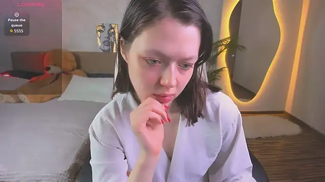 Lunar Lily online show from 03/26/26, 05:39