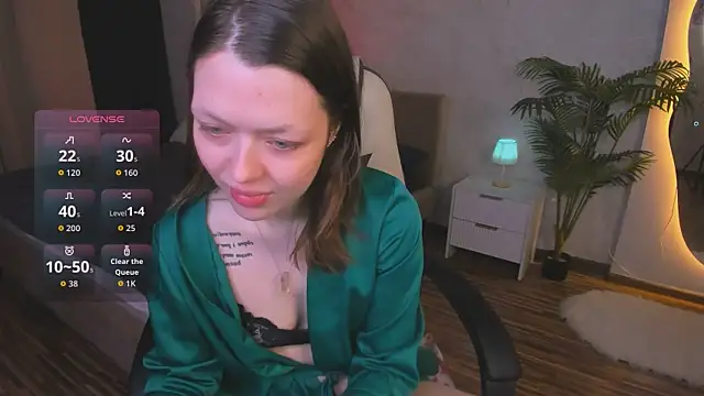 Snapshot of Lunar_Lily chatting on 02/05/26, 05:47 Lunar Lily online show from 02/05/26, 05:47