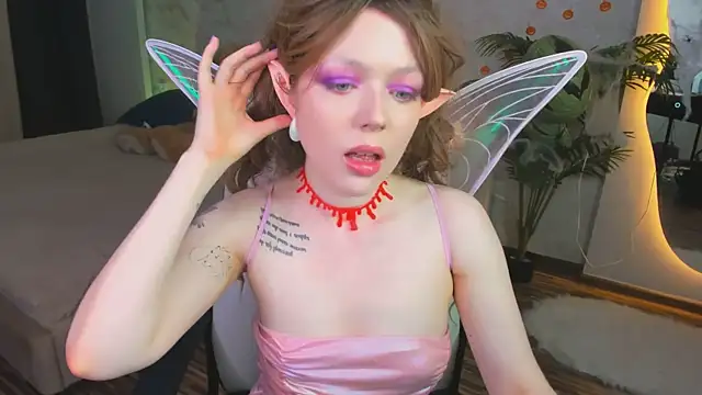 Lunar Lily online show from 10/29/25, 06:23