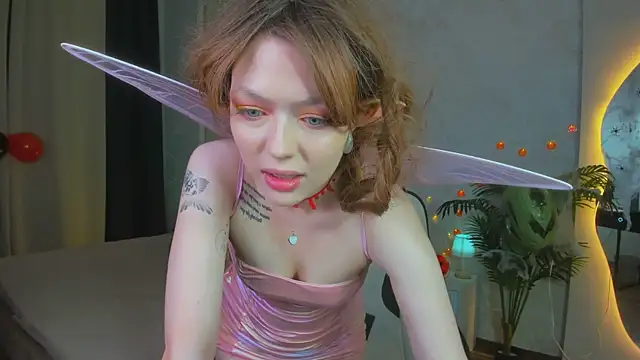 Lunar Lily online show from 10/30/25, 06:01