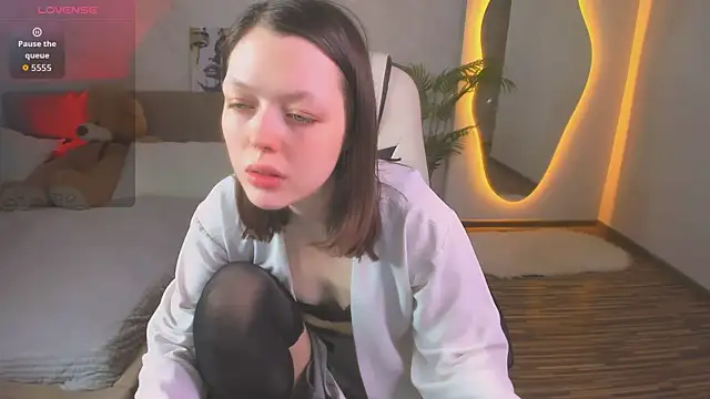 Lunar Lily online show from 03/29/26, 05:42