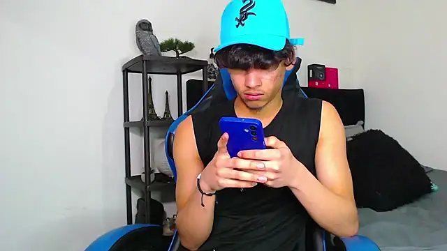 Gael Jones online show from 11/27/25, 02:23