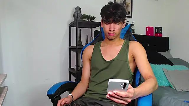 Gael Jones online show from 11/13/25, 04:05