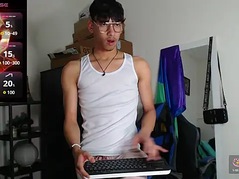 Gael Jones online show from 09/19/25, 05:11