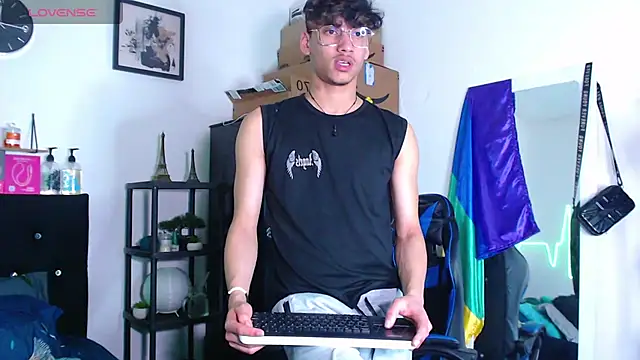 Gael Jones online show from 10/05/25, 05:42