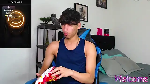 Gael Jones online show from 11/05/25, 03:53