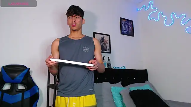 Gael Jones online show from 10/24/25, 04:55