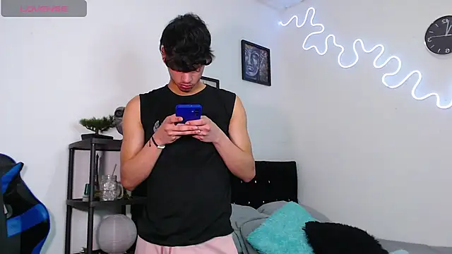 Gael Jones online show from 10/26/25, 04:57