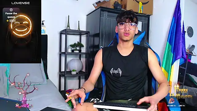 Gael Jones online show from 10/12/25, 01:45