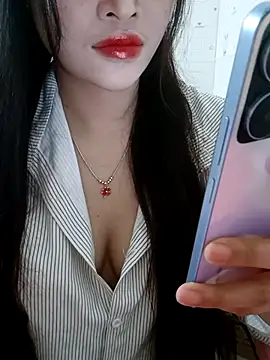 Lissa xinh09 online show from 12/18/25, 04:22