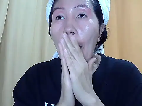 Elara8309 online show from 11/12/25, 02:04