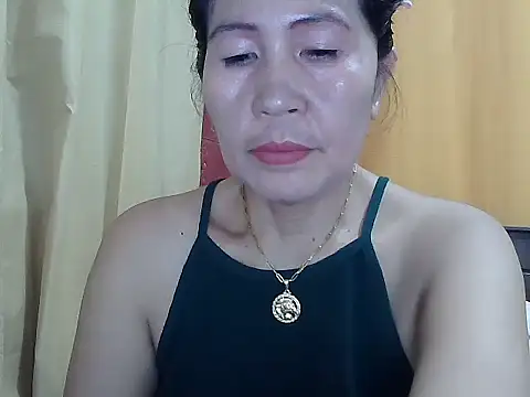Snapshot of Elara8309 chatting on 07/04/26, 01:56 Elara8309 online show from 07/04/26, 01:56