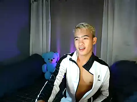 Snapshot of xx_topless chatting on 11/12/25, 07:40 xx topless online show from 11/12/25, 07:40