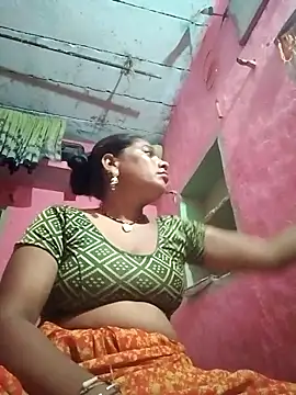 Snapshot of sanjna_sharmaa chatting on 09/27/25, 03:18 sanjna sharmaa online show from 09/27/25, 03:18