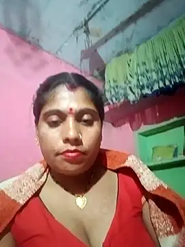 Snapshot of sanjna_sharmaa chatting on 12/17/25, 03:28 sanjna sharmaa online show from 12/17/25, 03:28