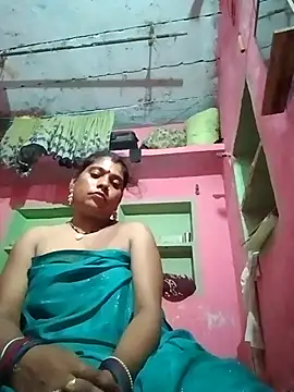 Snapshot of sanjna_sharmaa chatting on 09/24/25, 03:29 sanjna sharmaa online show from 09/24/25, 03:29