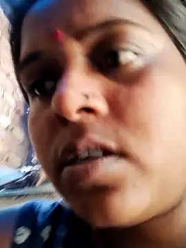 Hot-Show2 online show from 04/11/26, 07:45