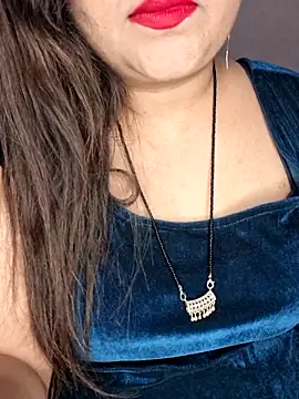 indian-hotmilfs online show from 03/03/26, 06:37