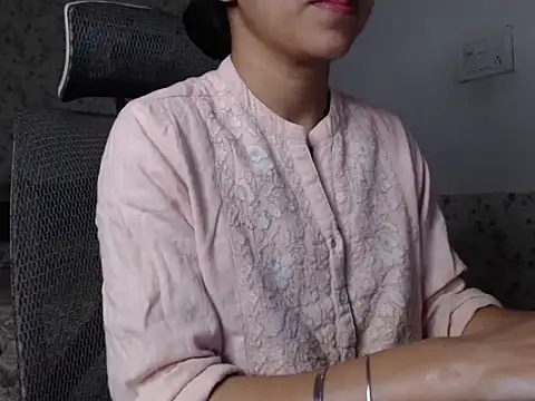 Snapshot of snow_white123 chatting on 12/14/25, 08:58 snow white123 online show from 12/14/25, 08:58