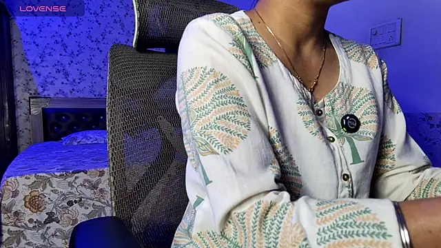 snow white123 online show from 03/18/26, 11:16