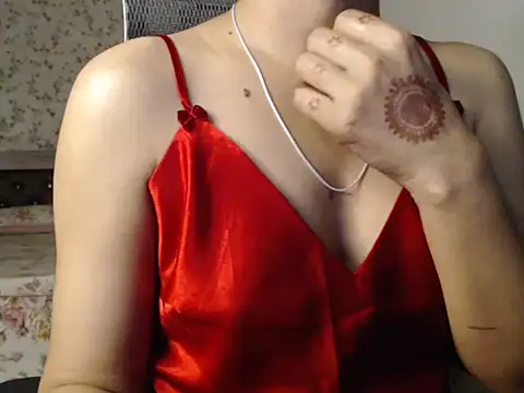 Snapshot of snow_white123 chatting on 10/23/25, 08:18 snow white123 online show from 10/23/25, 08:18