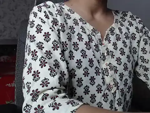 Snapshot of snow_white123 chatting on 10/02/25, 08:12 snow white123 online show from 10/02/25, 08:12