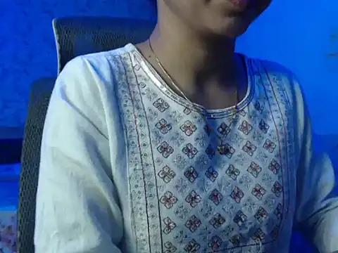 Snapshot of snow_white123 chatting on 11/08/25, 08:34 snow white123 online show from 11/08/25, 08:34