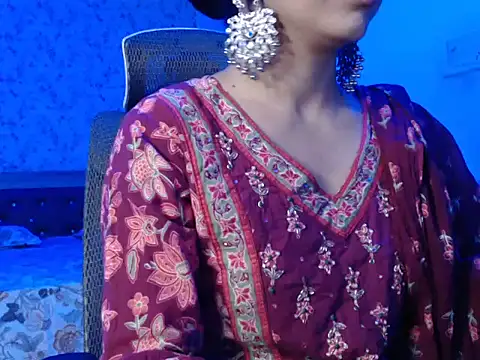 Snapshot of snow_white123 chatting on 12/17/25, 09:09 snow white123 online show from 12/17/25, 09:09