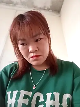 sukabae00 online show from 10/28/25, 12:11