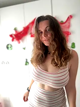 TenderLaGlamor online show from 10/23/25, 10:58