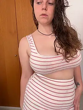 TenderLaGlamor online show from 05/20/26, 11:18