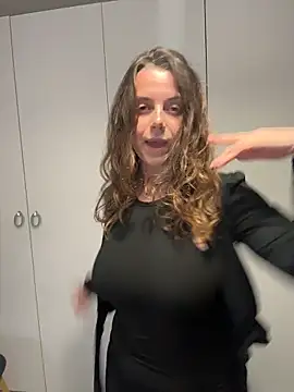 TenderLaGlamor online show from 11/09/25, 04:55