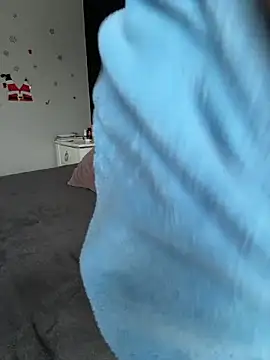 TenderLaGlamor online show from 12/21/25, 01:57