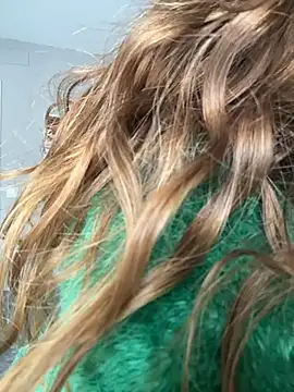 TenderLaGlamor online show from 11/24/25, 12:38