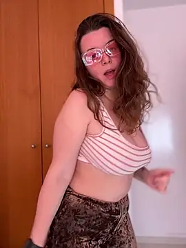 TenderLaGlamor online show from 02/06/26, 12:34